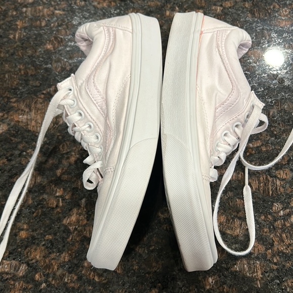 🌿Vans White tie up sneakers size men’s 7.5/women’s 9🌿 - Picture 6 of 8